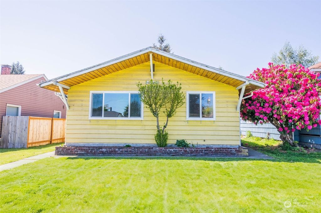 Photo of 2526 State Street, Everett, WA 98201 (MLS # 2236330)