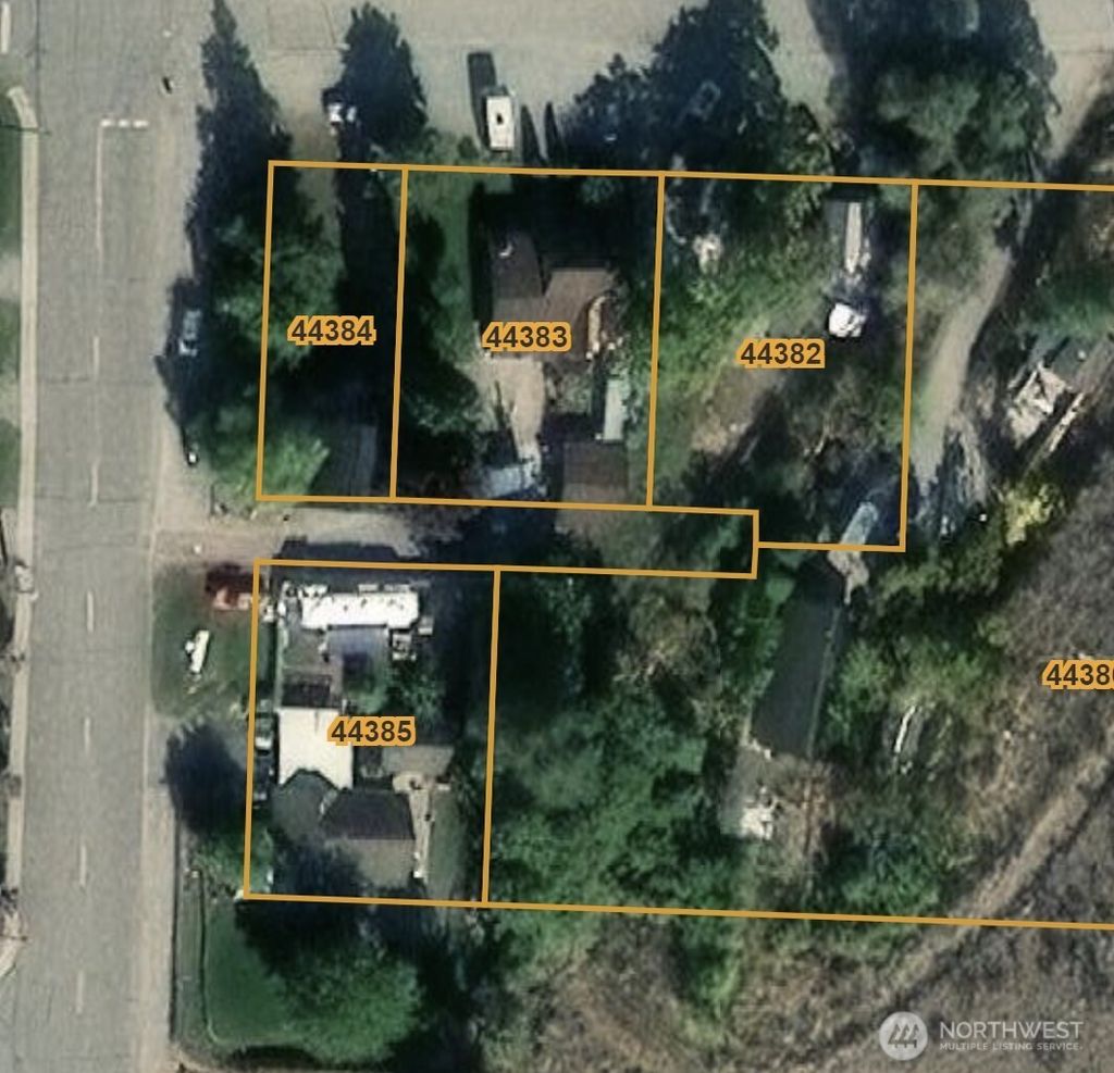 Photo of 1111 E Allen Street, Chelan, WA 98816 (MLS # 2495177)