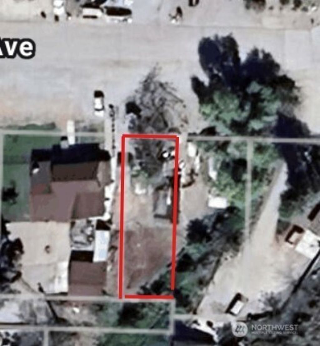 Photo of 1111 E Allen Street, Chelan, WA 98816 (MLS # 2495177)