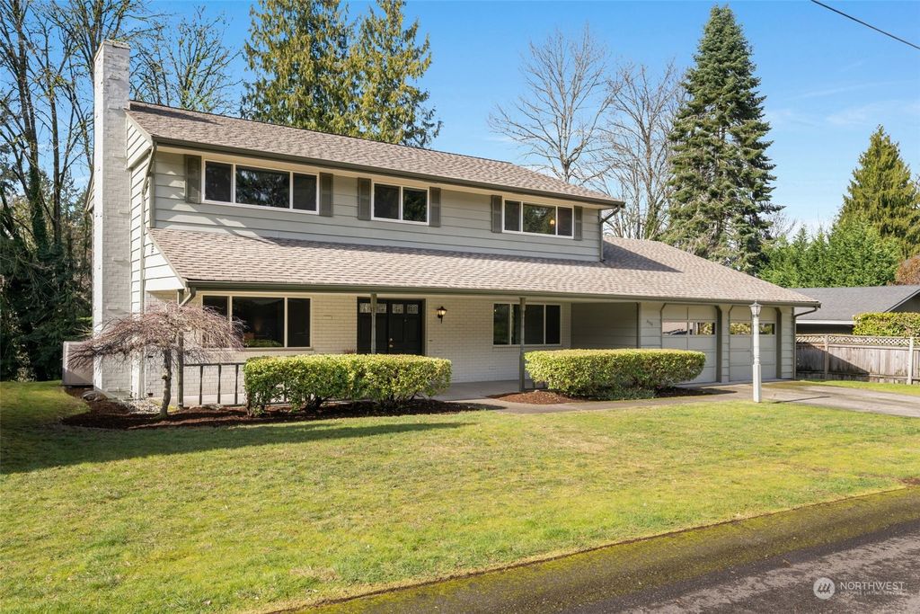Photo of 5131 120th Avenue SE, Bellevue, WA 98006 (MLS # 2200634)