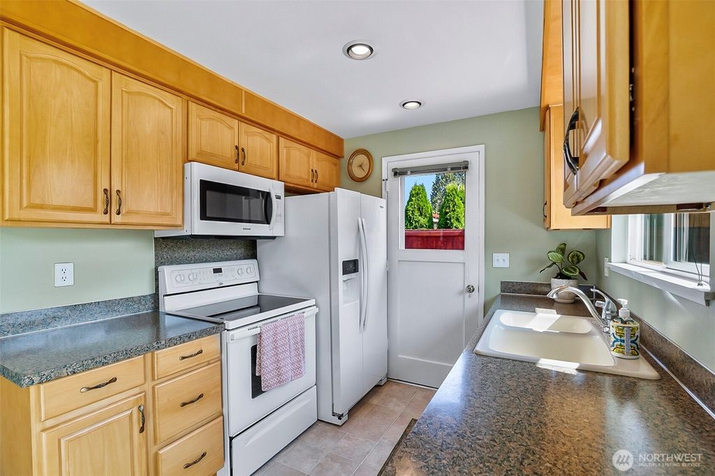 Photo of 2104 201st Place SW, Lynnwood, WA 98036 (MLS # 2429768)