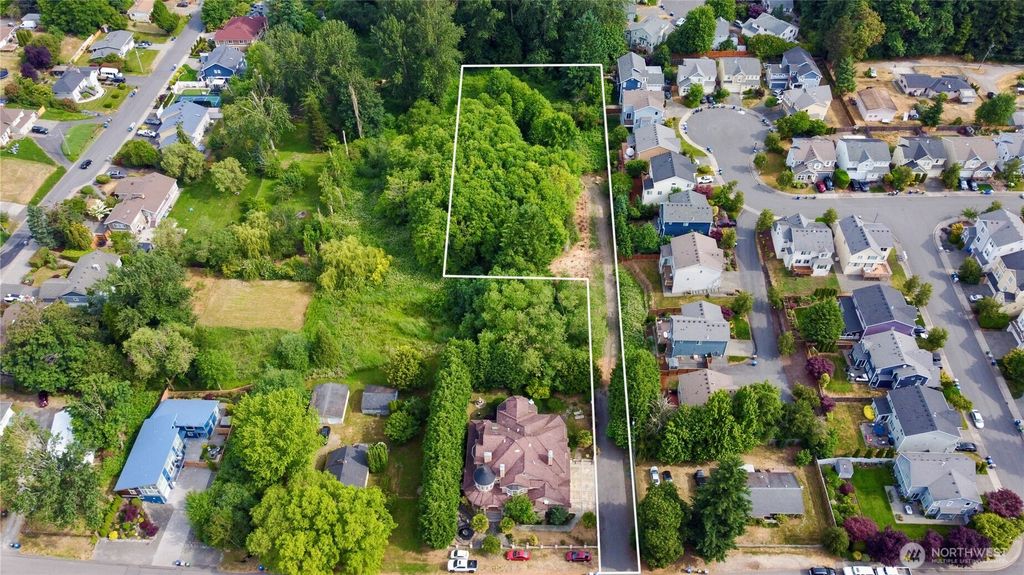 Photo of 1828 NE 20th Street, Renton, WA 98056 (MLS # 2396641)