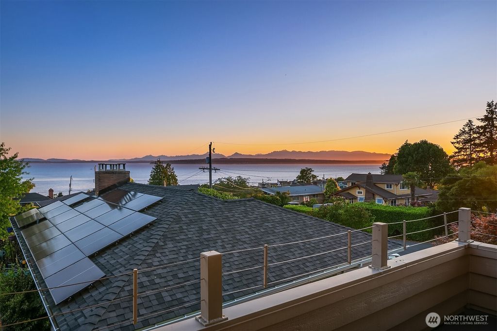 Photo of 2337 NW 194th Place, Shoreline, WA 98177 (MLS # 2426652)