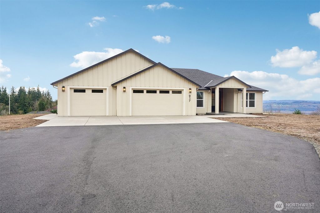 Photo of 917 Confer Road, Kalama, WA 98625 (MLS # 2495321)