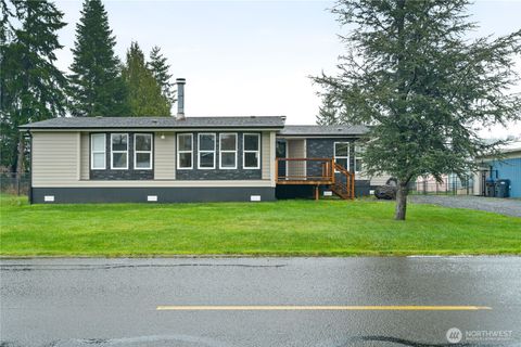 Photo of 418 W Cushing Street, Aberdeen, WA 98520 (MLS # 2492229)