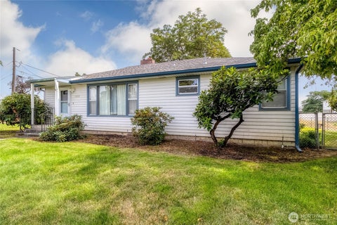 Photo of 2020 J Street, Walla Walla, WA 99362 (MLS # 2571454)