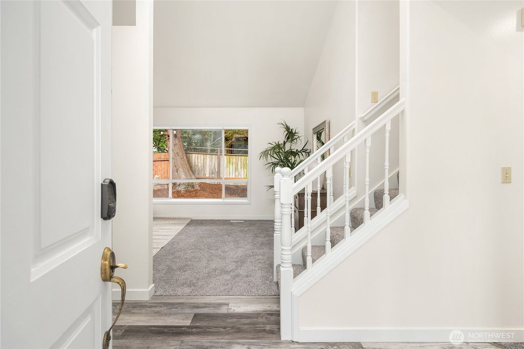 Photo of 2816 61st Avenue SE, Mercer Island, WA 98040 (MLS # 2377817)