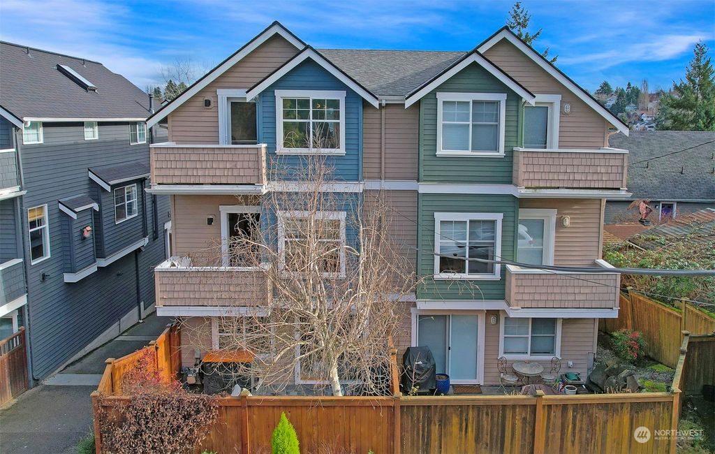 Photo of 1808 26th Avenue #B, Seattle, WA 98122 (MLS # 2197080)