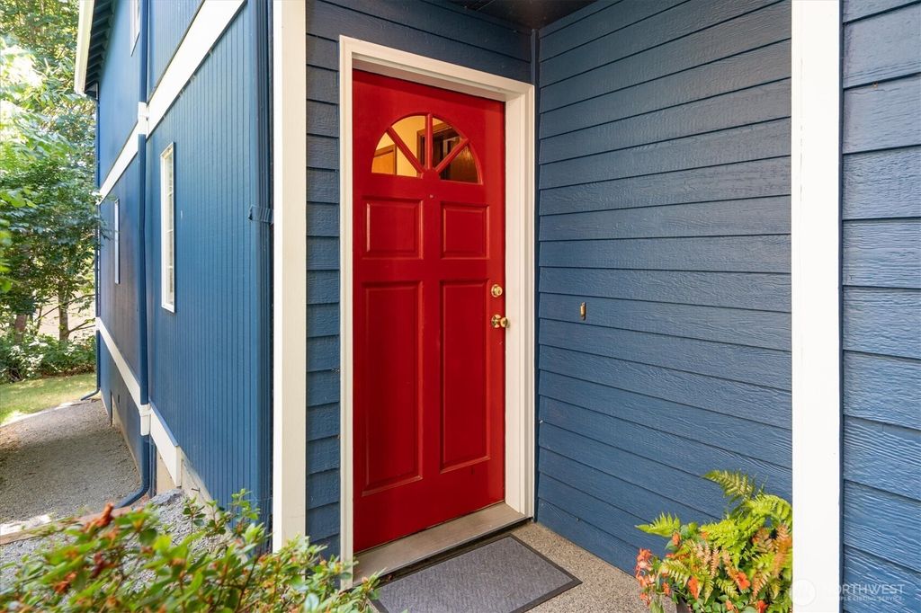 Photo of 9004 20th Avenue NE, Seattle, WA 98115 (MLS # 2404493)