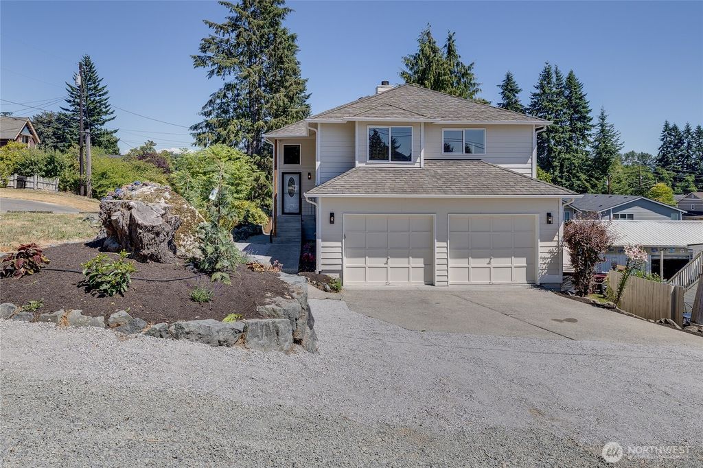 Photo of 817 Ford Avenue, Snohomish, WA 98290 (MLS # 2412625)