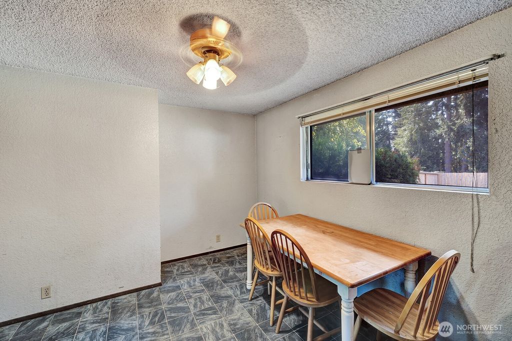 Photo of 31119 5th Avenue S, Federal Way, WA 98003 (MLS # 2426796)