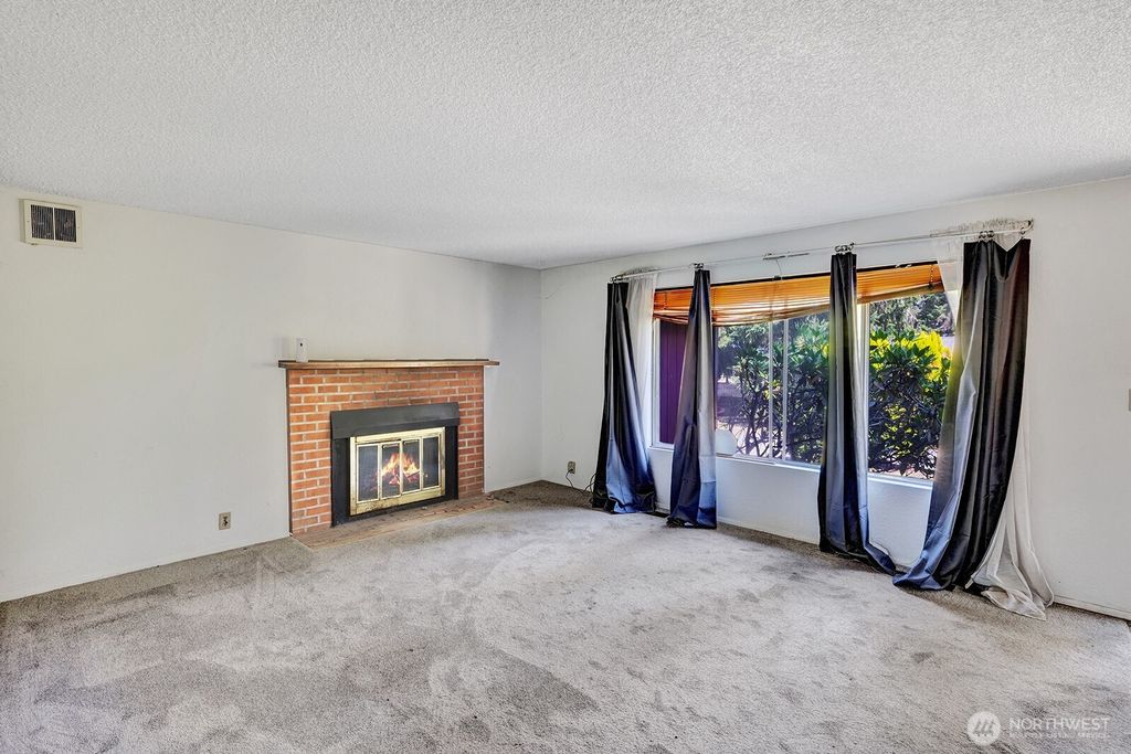 Photo of 31119 5th Avenue S, Federal Way, WA 98003 (MLS # 2426796)