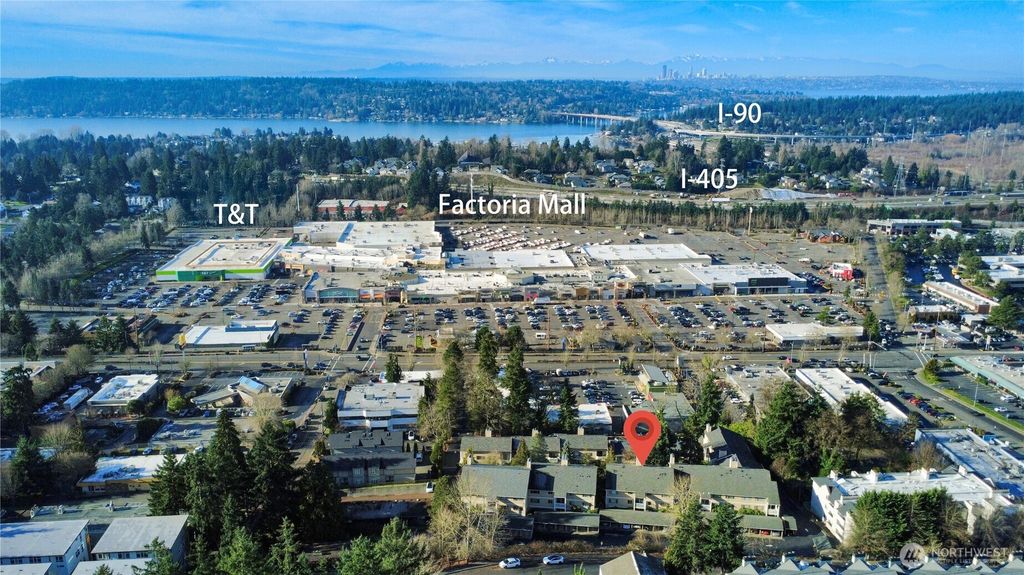 Photo of 12840 SE 40th Court #B2, Bellevue, WA 98006 (MLS # 2493419)