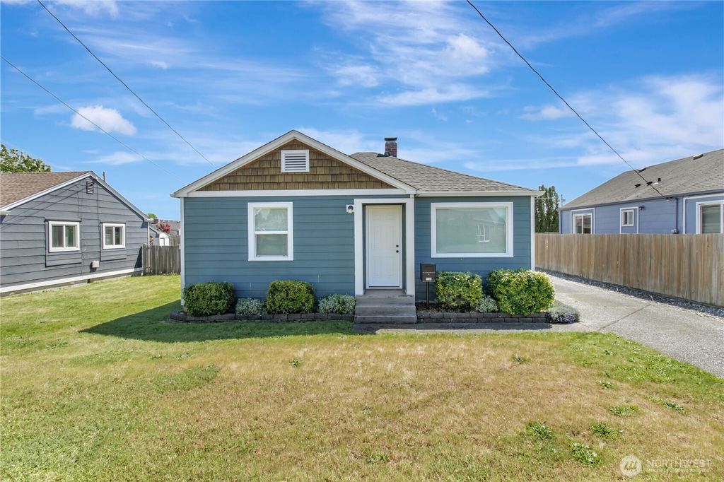 Photo of 1608 9th Street, Marysville, WA 98270 (MLS # 2525047)
