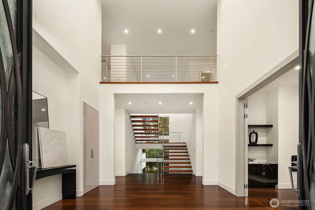 Photo of 2847 134th Avenue NE, Bellevue, WA 98005 (MLS # 2496068)