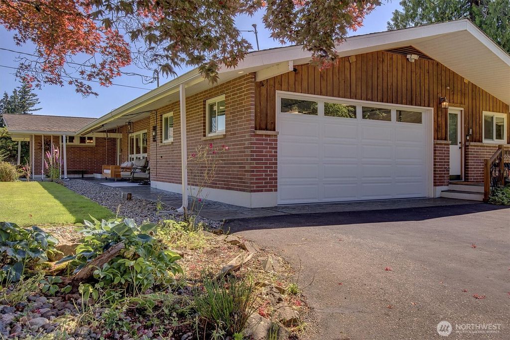 Photo of 704 Lawrence Street, Monroe, WA 98272 (MLS # 2339050)