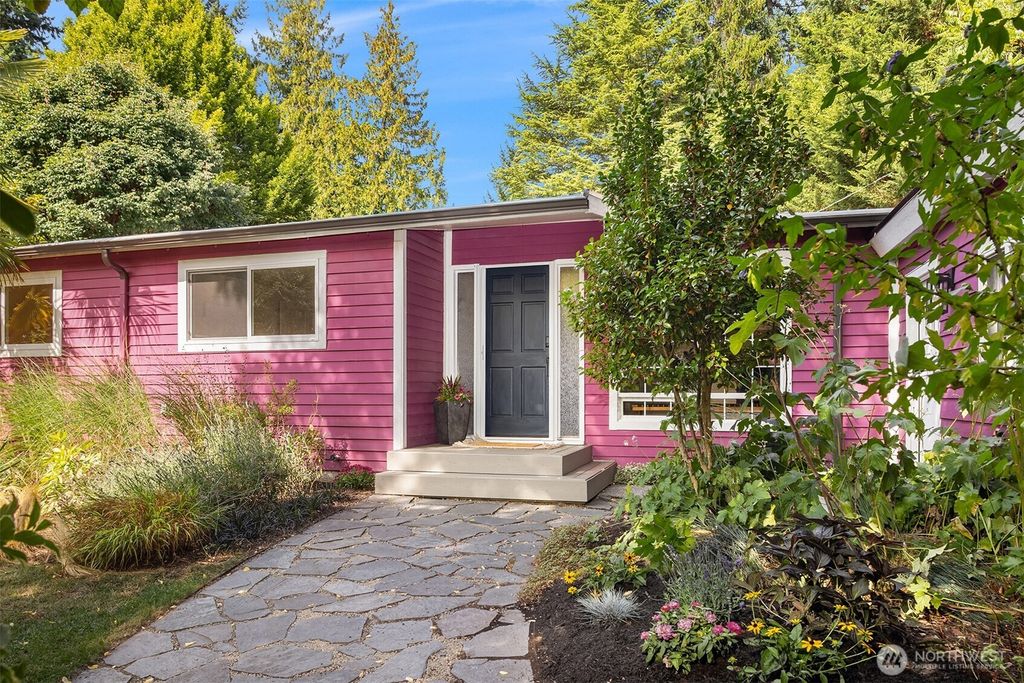 Photo of 1552 N 128th Street, Seattle, WA 98133 (MLS # 2431310)