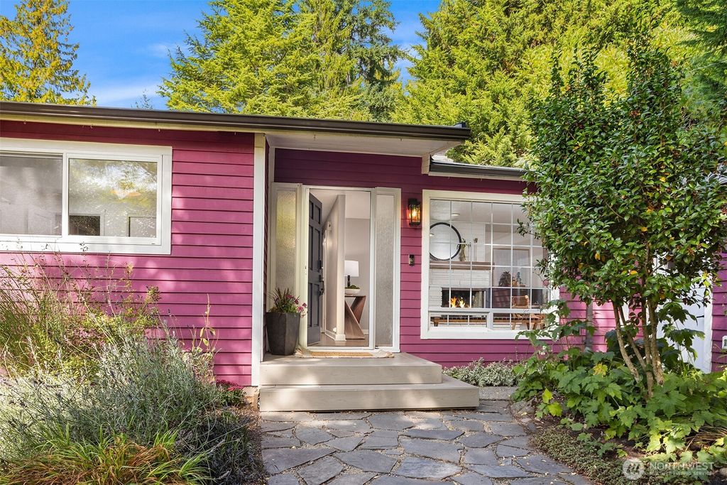 Photo of 1552 N 128th Street, Seattle, WA 98133 (MLS # 2431310)