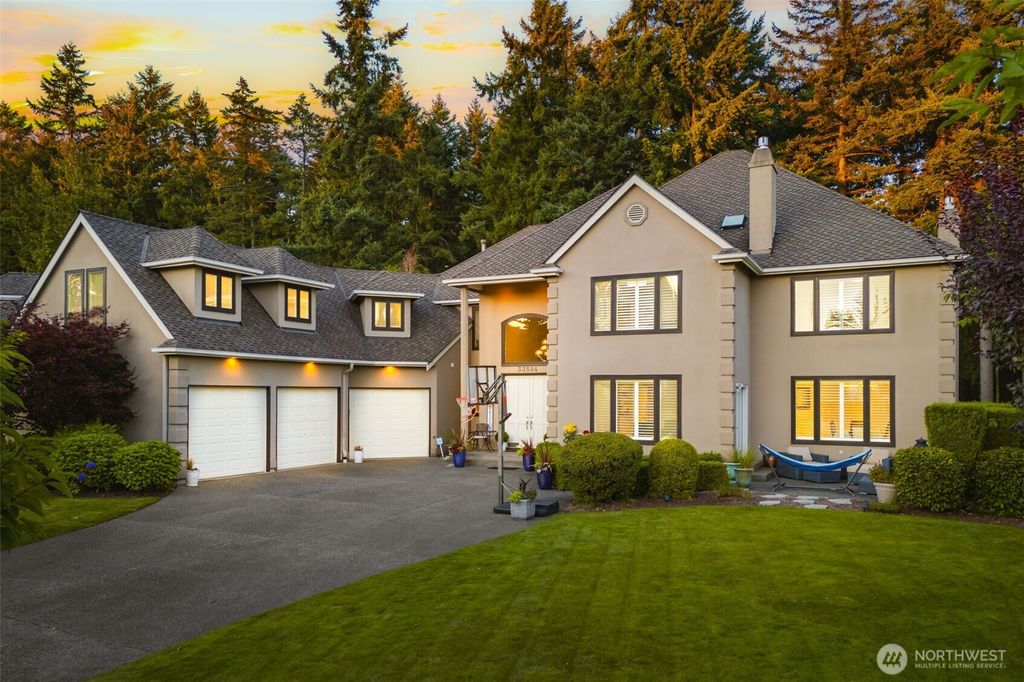 Photo of 33504 4th Court SW, Federal Way, WA 98023 (MLS # 2408021)