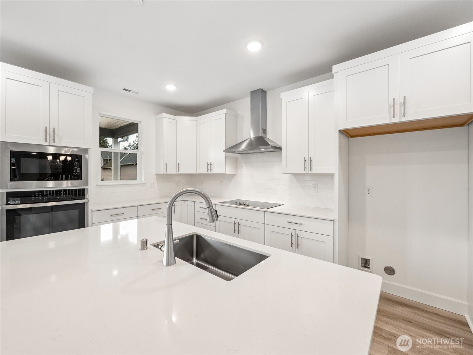 9713 205th Street E 31