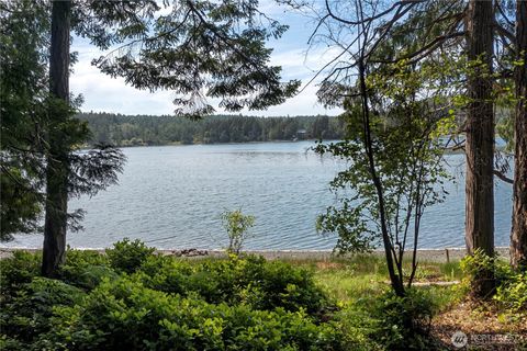 Photo of 16 Driftwood Drive, Henry Island, WA 98250 (MLS # 2532111)