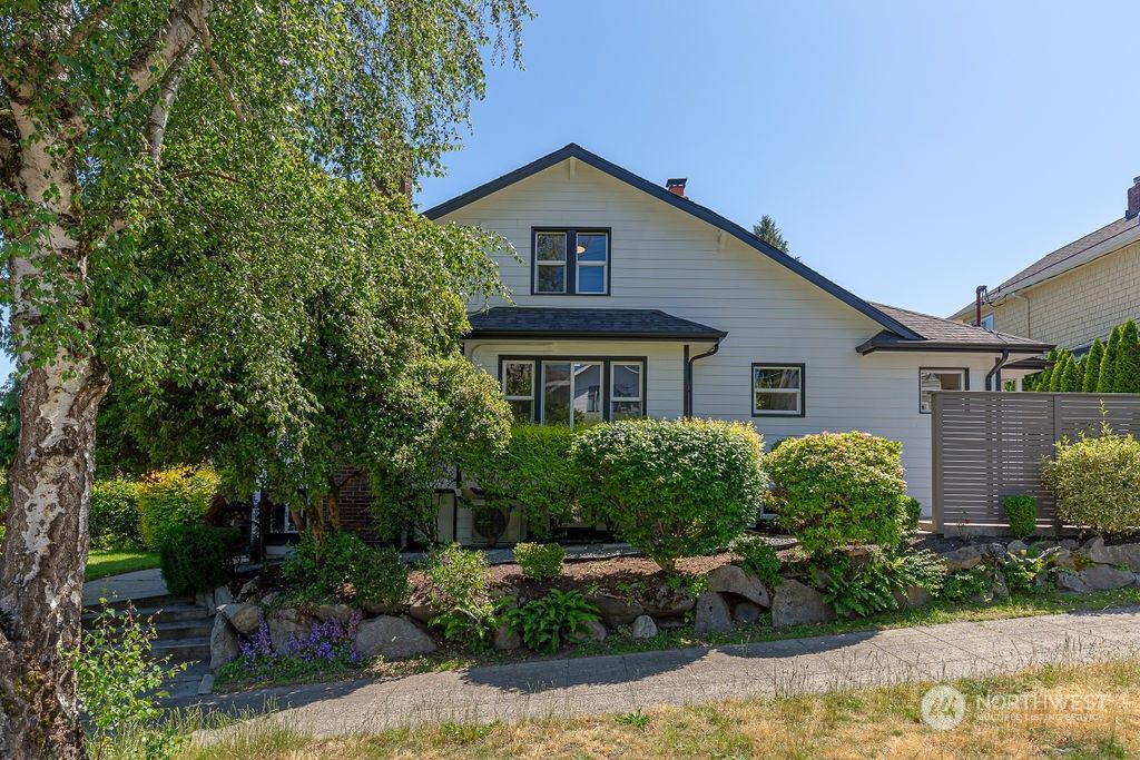 Photo of 3735 Bagley Avenue N, Seattle, WA 98103 (MLS # 2262931)