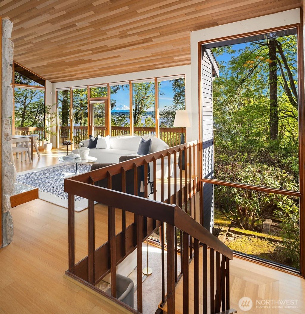Photo of 7931 E Mercer Way, Mercer Island, WA 98040 (MLS # 2515701)