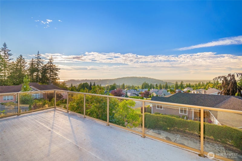 1015 Lone Tree Court