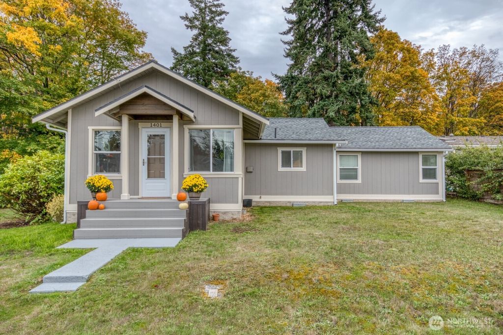 Photo of 1401 S Pine Street, Port Angeles, WA 98362 (MLS # 2451469)