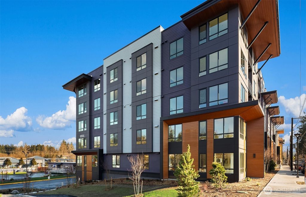 Photo of 6901 NE 184th Lane #207, Kenmore, WA 98028 (MLS # 2416182)