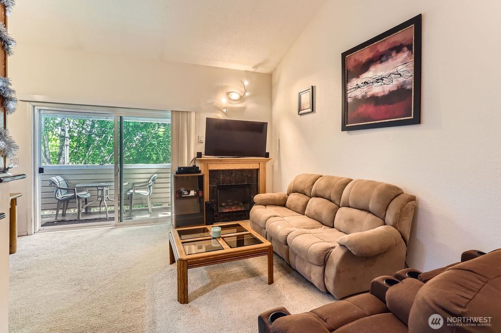 Photo of 12429 NE 130 Ct Ct NE #G304, Kirkland, WA 98034 (MLS # 2386861)