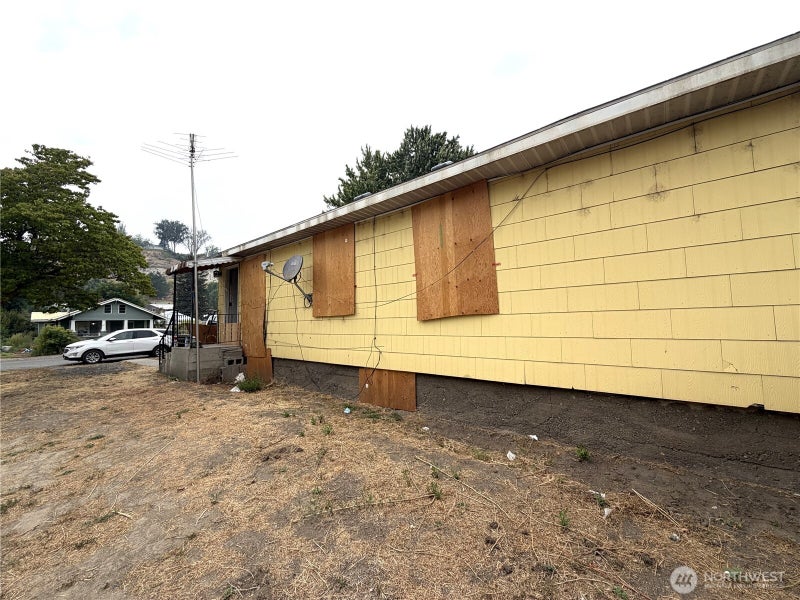 20 N Elm Street