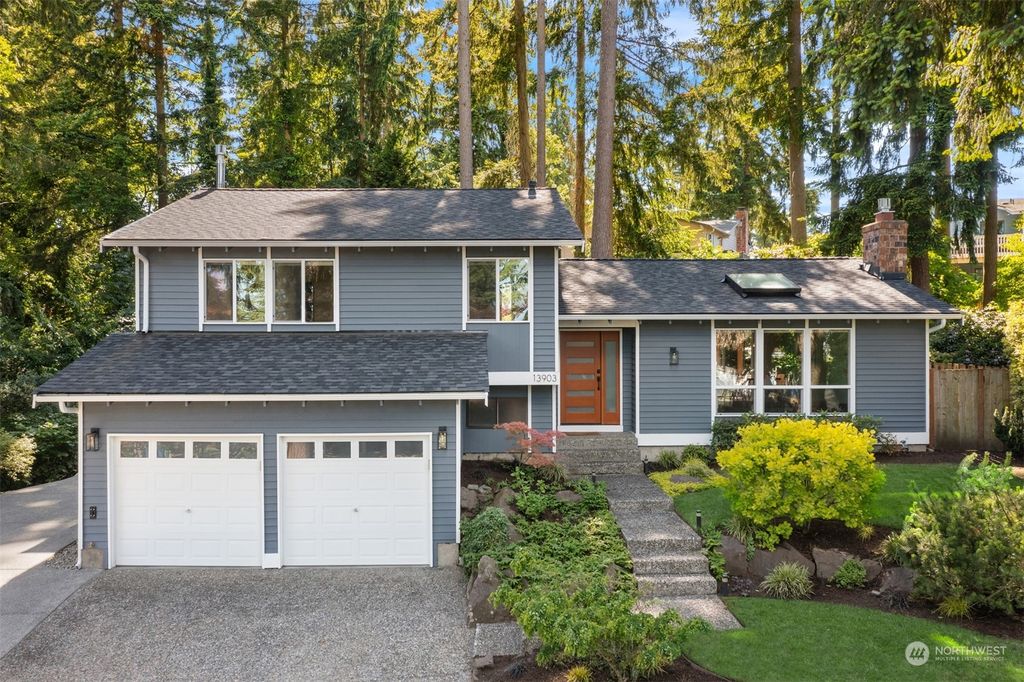 Photo of 13903 94th Ave Ave NE, Kirkland, WA 98034 (MLS # 2243451)