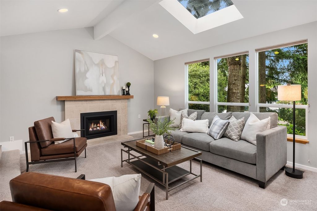 Photo of 13903 94th Ave Ave NE, Kirkland, WA 98034 (MLS # 2243451)
