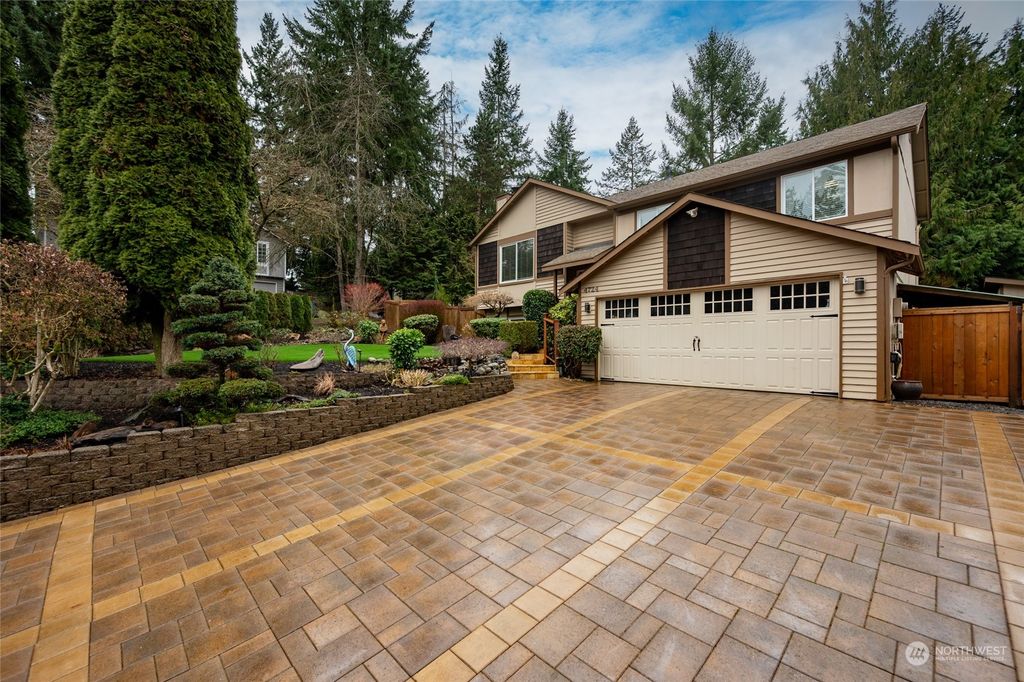 Photo of 4724 132nd Place SE, Mill Creek, WA 98012 (MLS # 2210308)