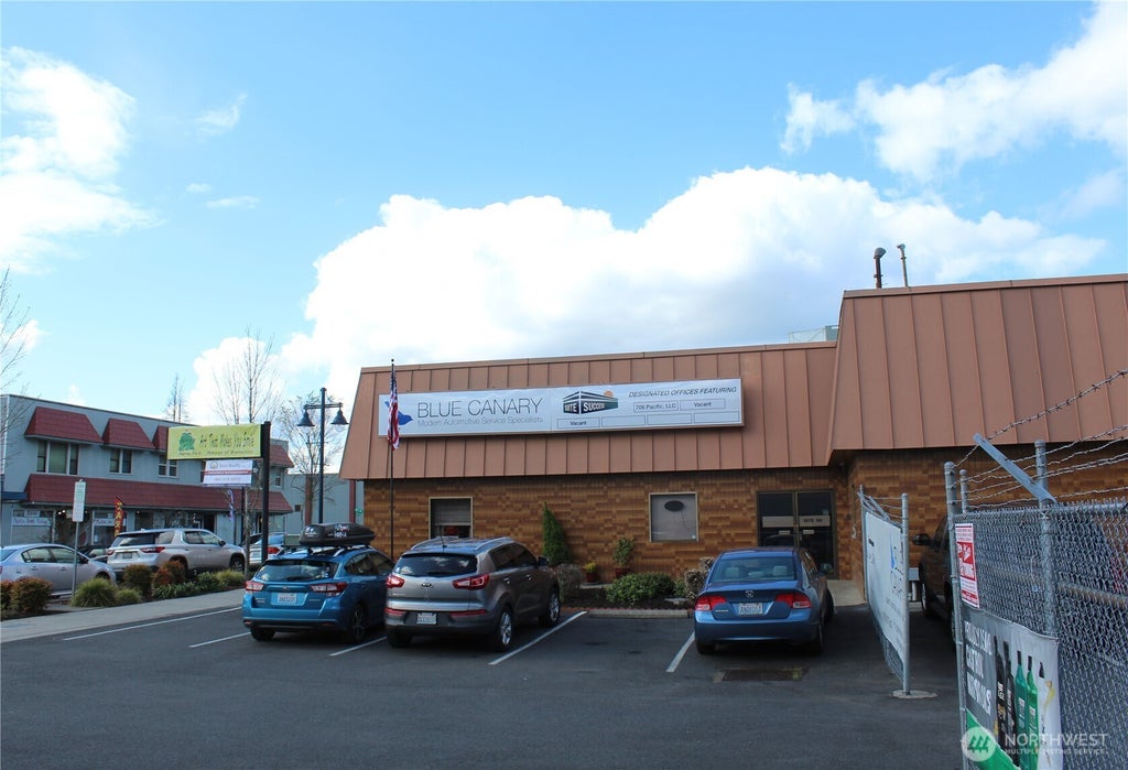 Photo of 706 Pacific Avenue, Bremerton, WA 98337 (MLS # 2593830)