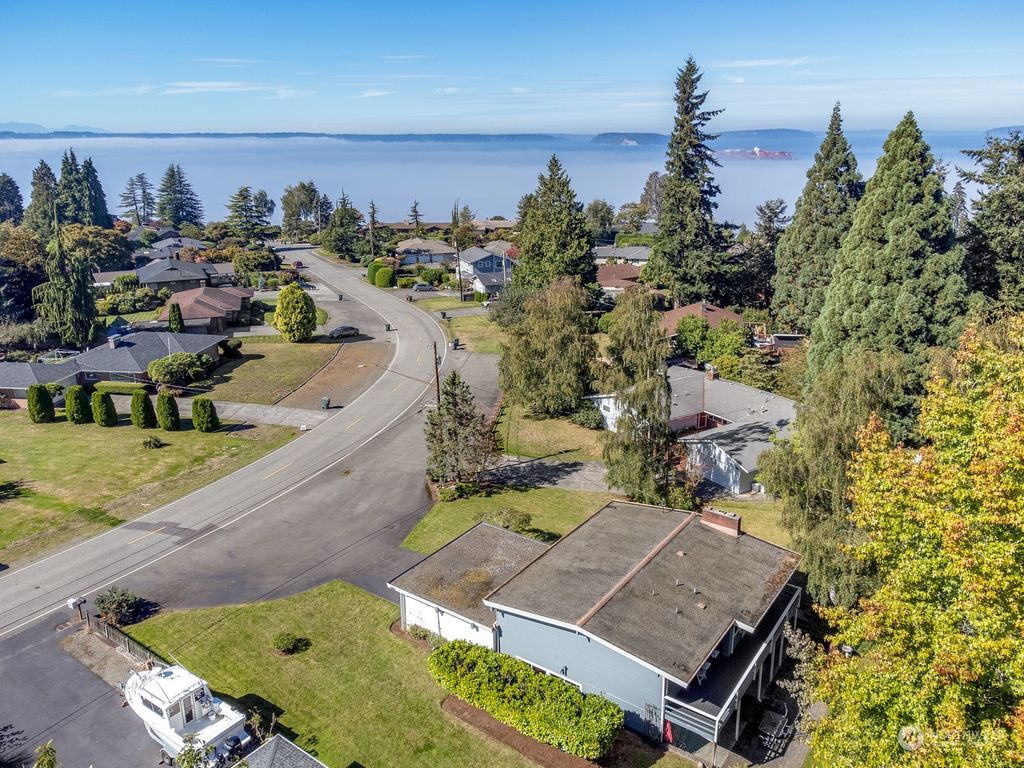 Photo of 817 Olympic Boulevard, Everett, WA 98203 (MLS # 2295236)