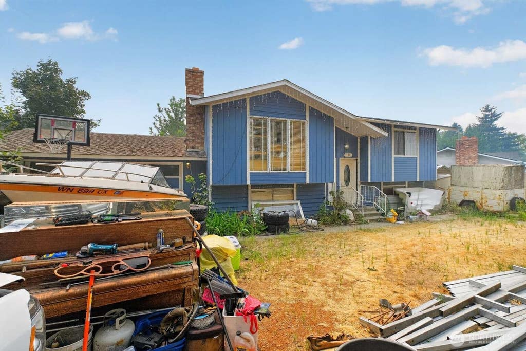 Photo of 728 11th Street NE, East Wenatchee, WA 98802 (MLS # 2575078)