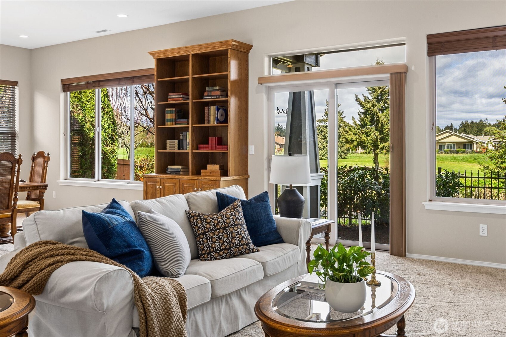 8633 Bainbridge Loop NE