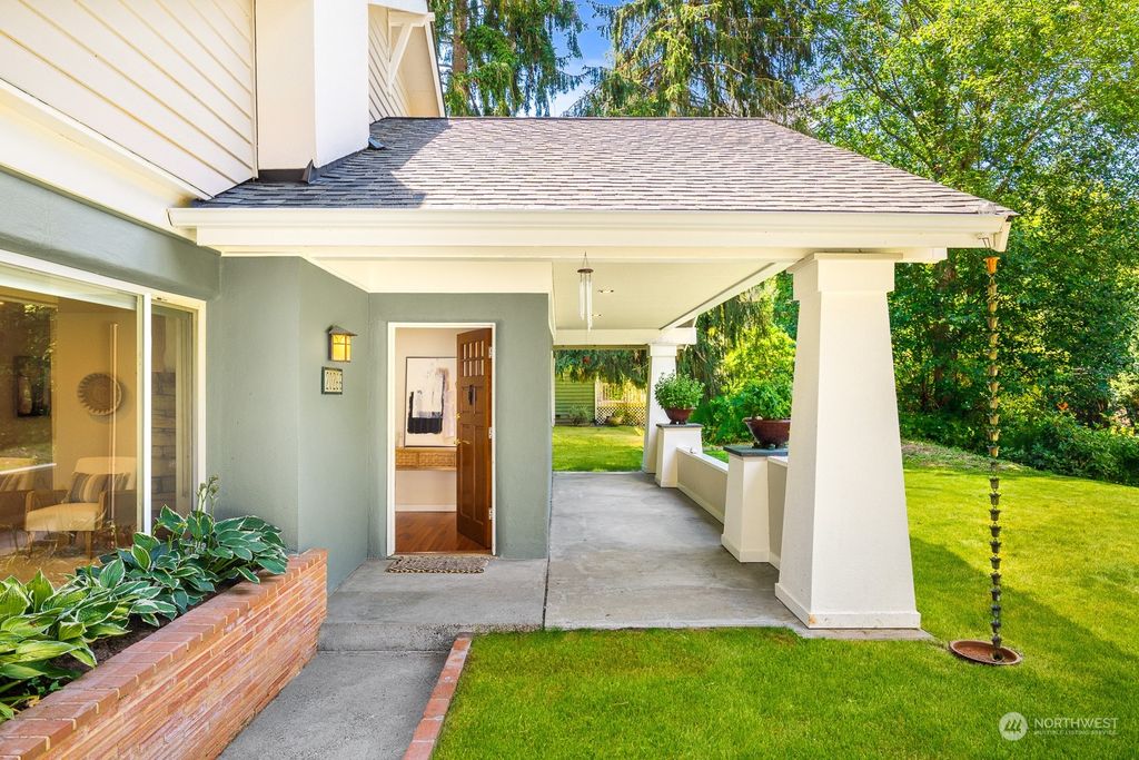 Photo of 20266 37th Avenue NE, Lake Forest Park, WA 98155 (MLS # 2137921)