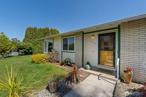 Photo of 12733 SE 167th Street, Renton, WA 98058 (MLS # 2511652)