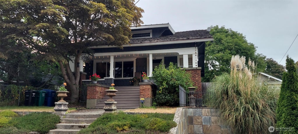 Photo of 418 N 49th Street, Seattle, WA 98103 (MLS # 2569464)