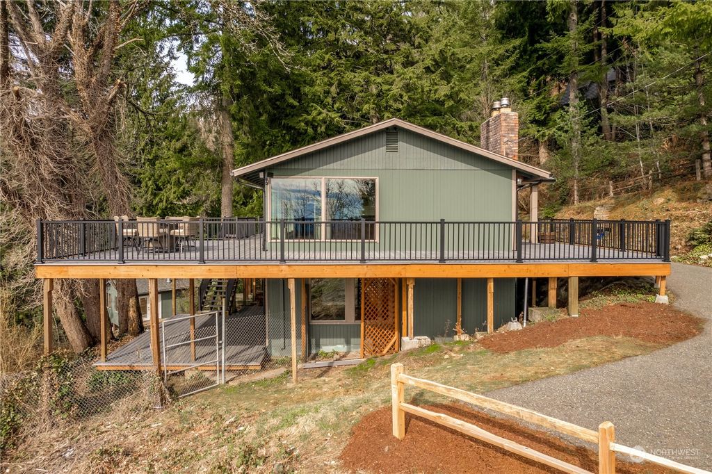 Photo of 27230 SE 154th Place, Issaquah, WA 98027 (MLS # 2051721)