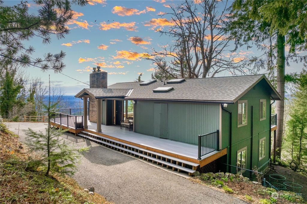 Photo of 27230 SE 154th Place, Issaquah, WA 98027 (MLS # 2051721)