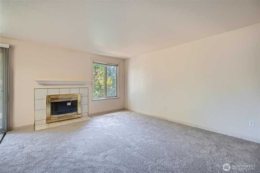 Photo of 125 S 340th Street #A, Federal Way, WA 98003 (MLS # 2402809)