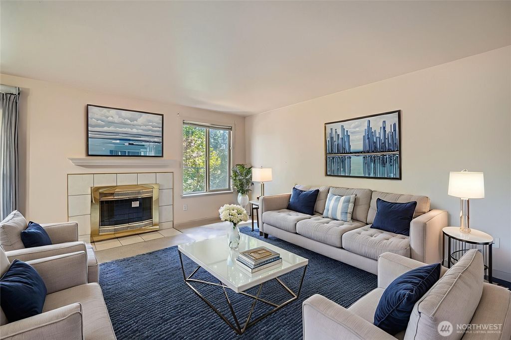 Photo of 125 S 340th Street #A, Federal Way, WA 98003 (MLS # 2402809)