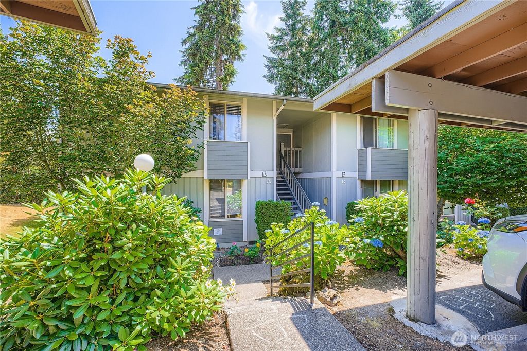 Photo of 125 S 340th Street #A, Federal Way, WA 98003 (MLS # 2402809)