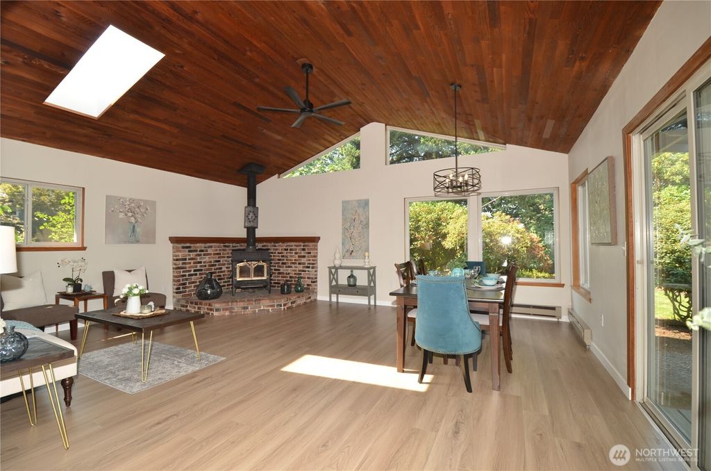 Photo of 18909 89th Avenue NE, Bothell, WA 98011 (MLS # 2427670)