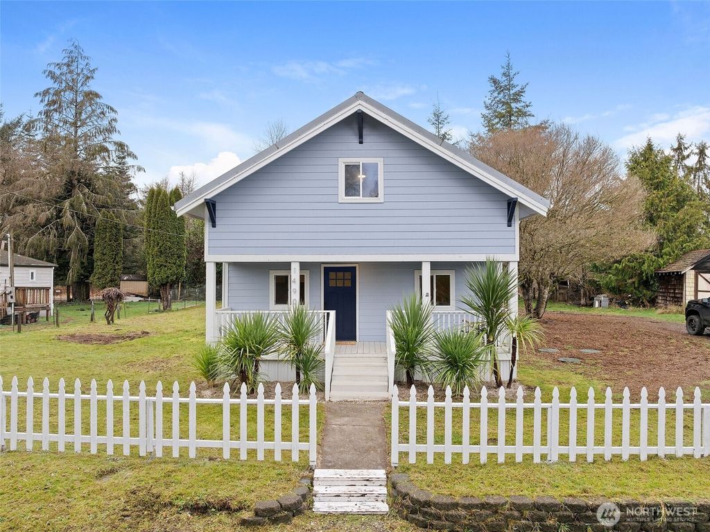 Photo of 1490 Armstrong Street, Raymond, WA 98577 (MLS # 2472087)