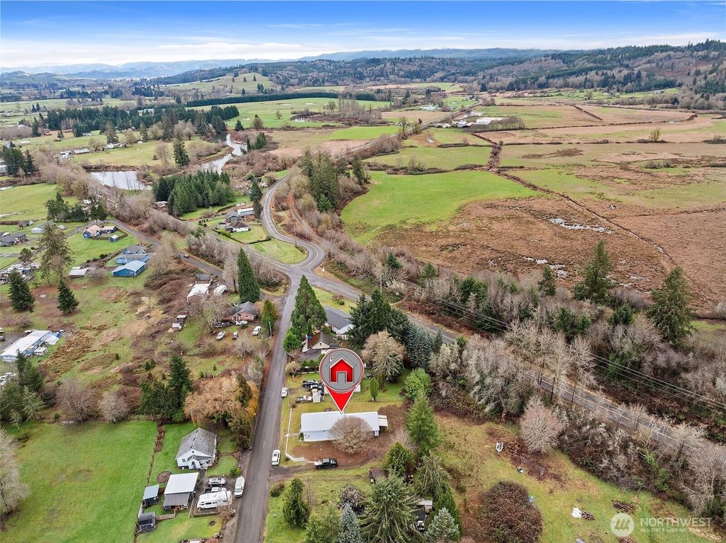 Photo of 1490 Armstrong Street, Raymond, WA 98577 (MLS # 2472087)